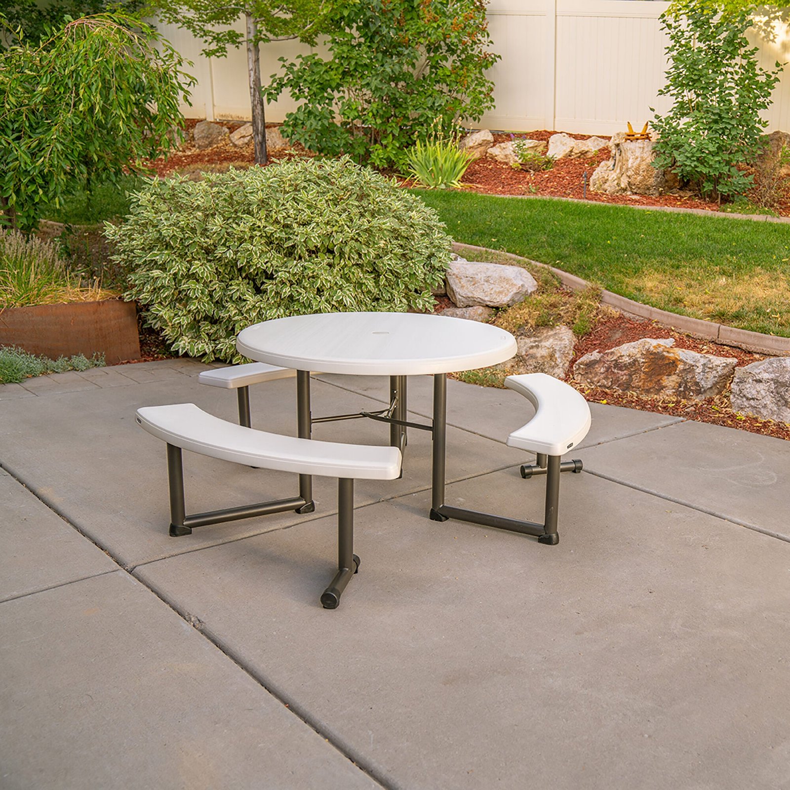 086b63a7-102b-4a04-bbc7-0975f134d23a Lifetime 44-Inch Round Picnic Table