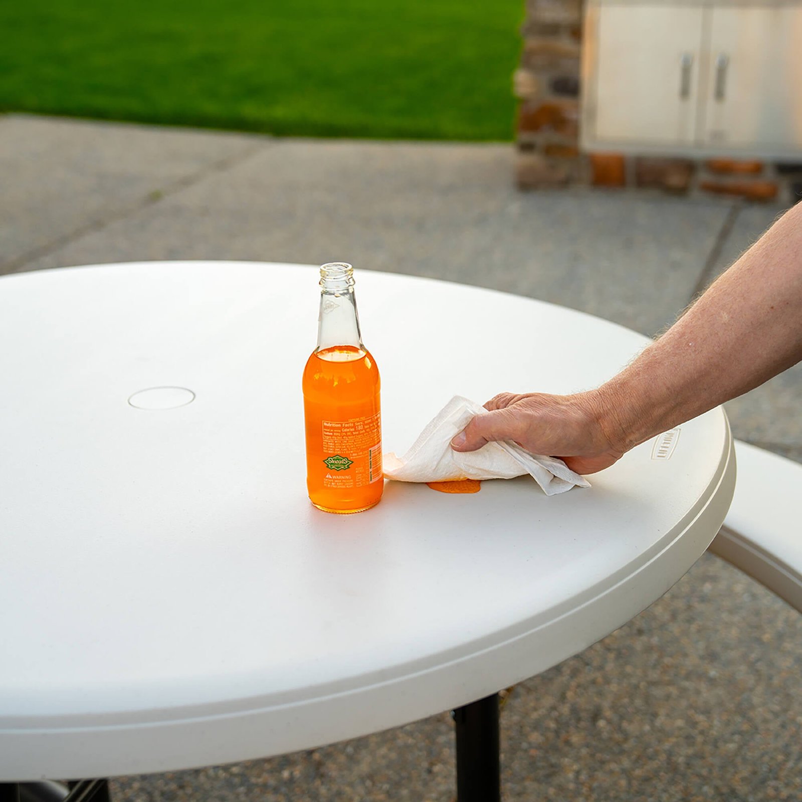 0d11d1bb-9028-4afb-9d3d-3b15b1279677 Lifetime 44-Inch Round Picnic Table