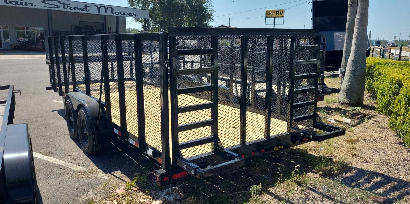438069625_969321181577155_7652408626030247429_n 20 Foot Big Tex Landscaping Special Black Equipment Trailer (10LR-20BK-P4)