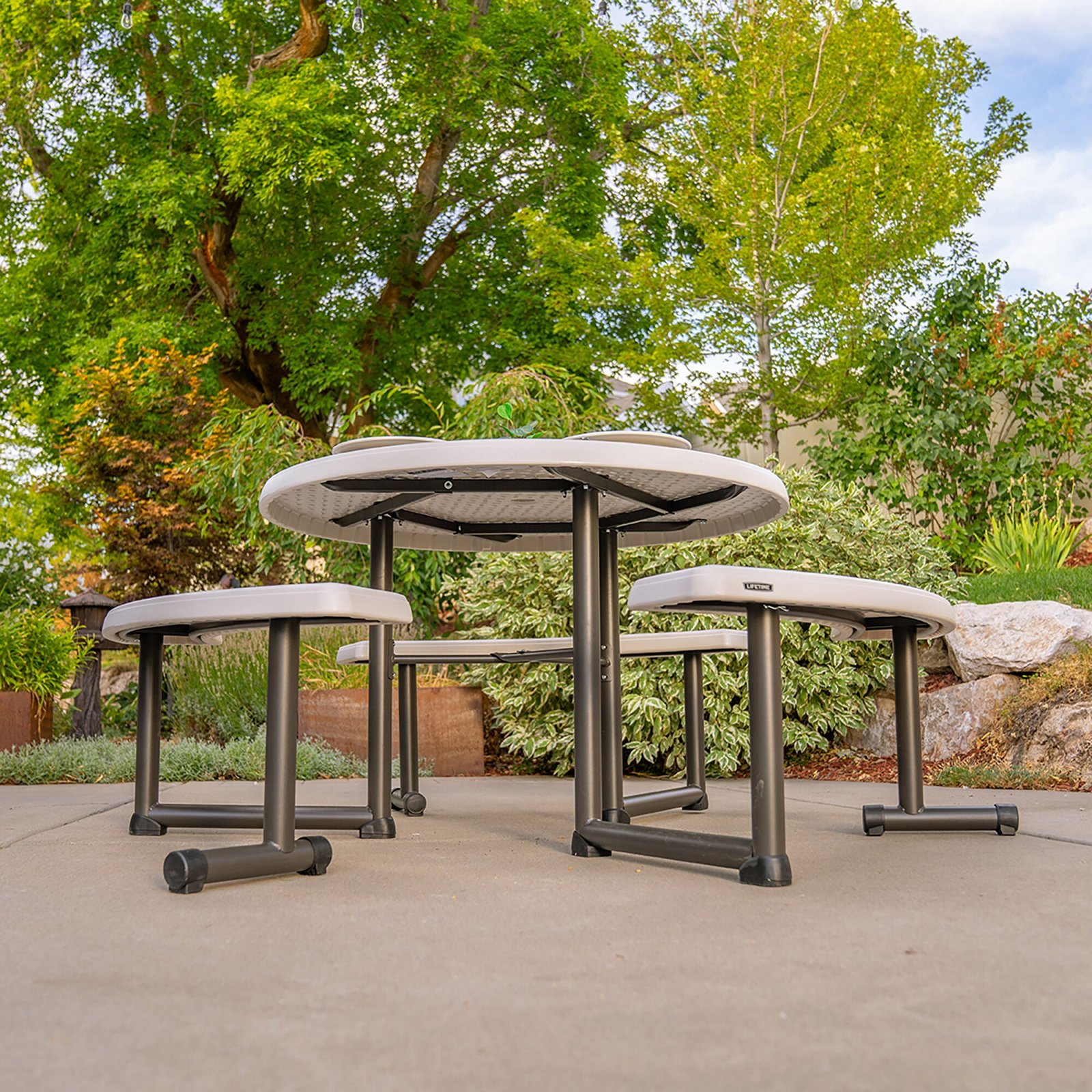 7db4c8a1-83c5-460f-b1cf-172134bc1923 Lifetime 44-Inch Round Picnic Table
