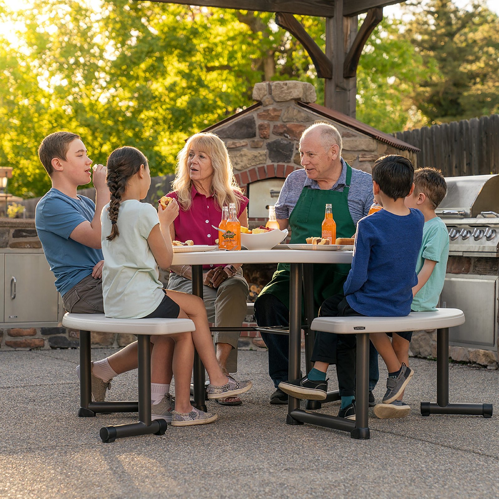 81667ebd-3a5c-495b-85ef-d6590737191d Lifetime 44-Inch Round Picnic Table