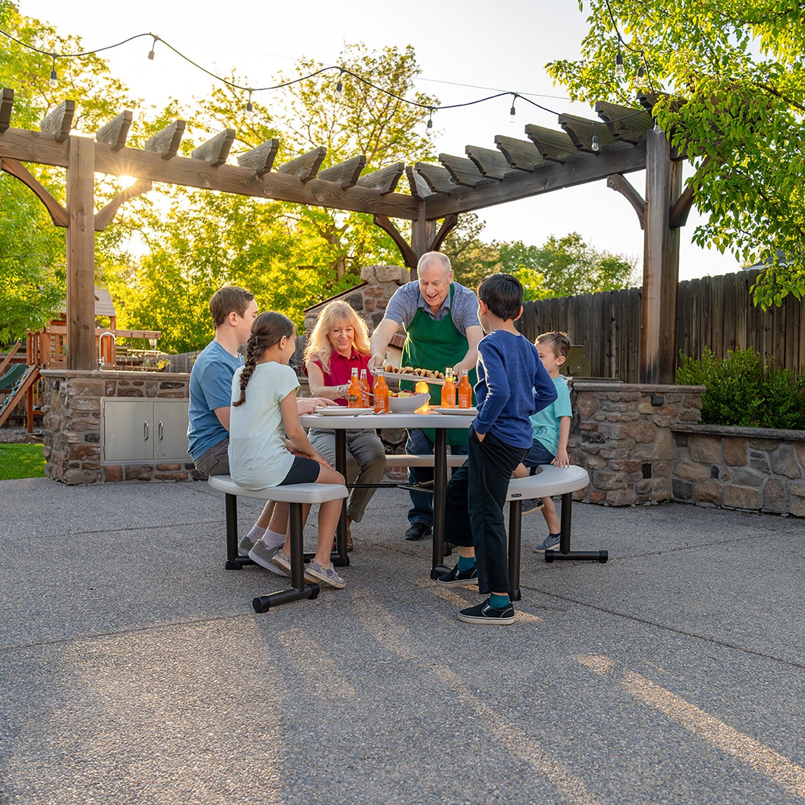 d9b4a307-3a4f-49de-a34c-d542370c0bb7 Lifetime 44-Inch Round Picnic Table