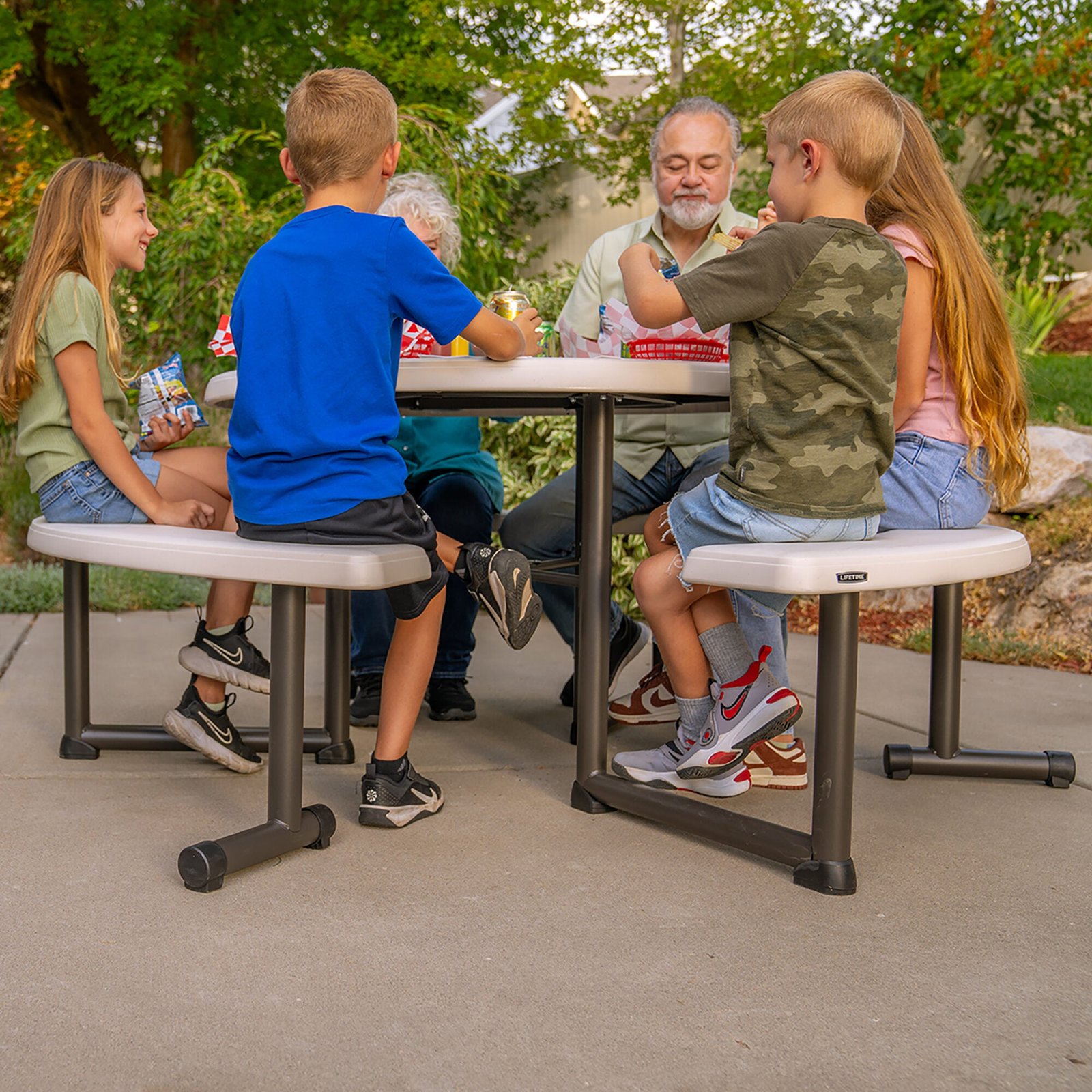 e62b3d36-f0c1-49f0-936f-1746760fe2be Lifetime 44-Inch Round Picnic Table
